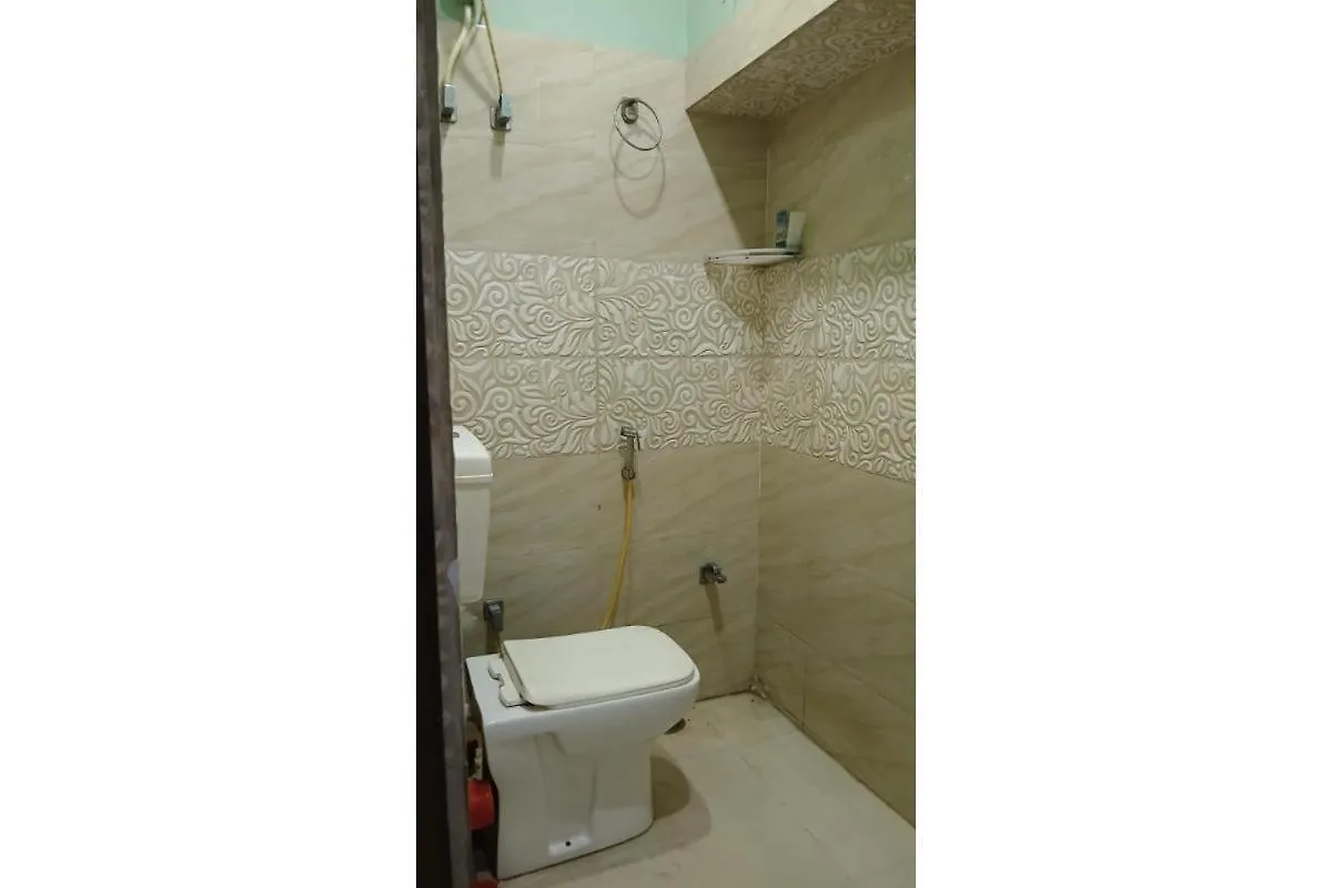 Szálloda Om Palace Inn Váránaszi